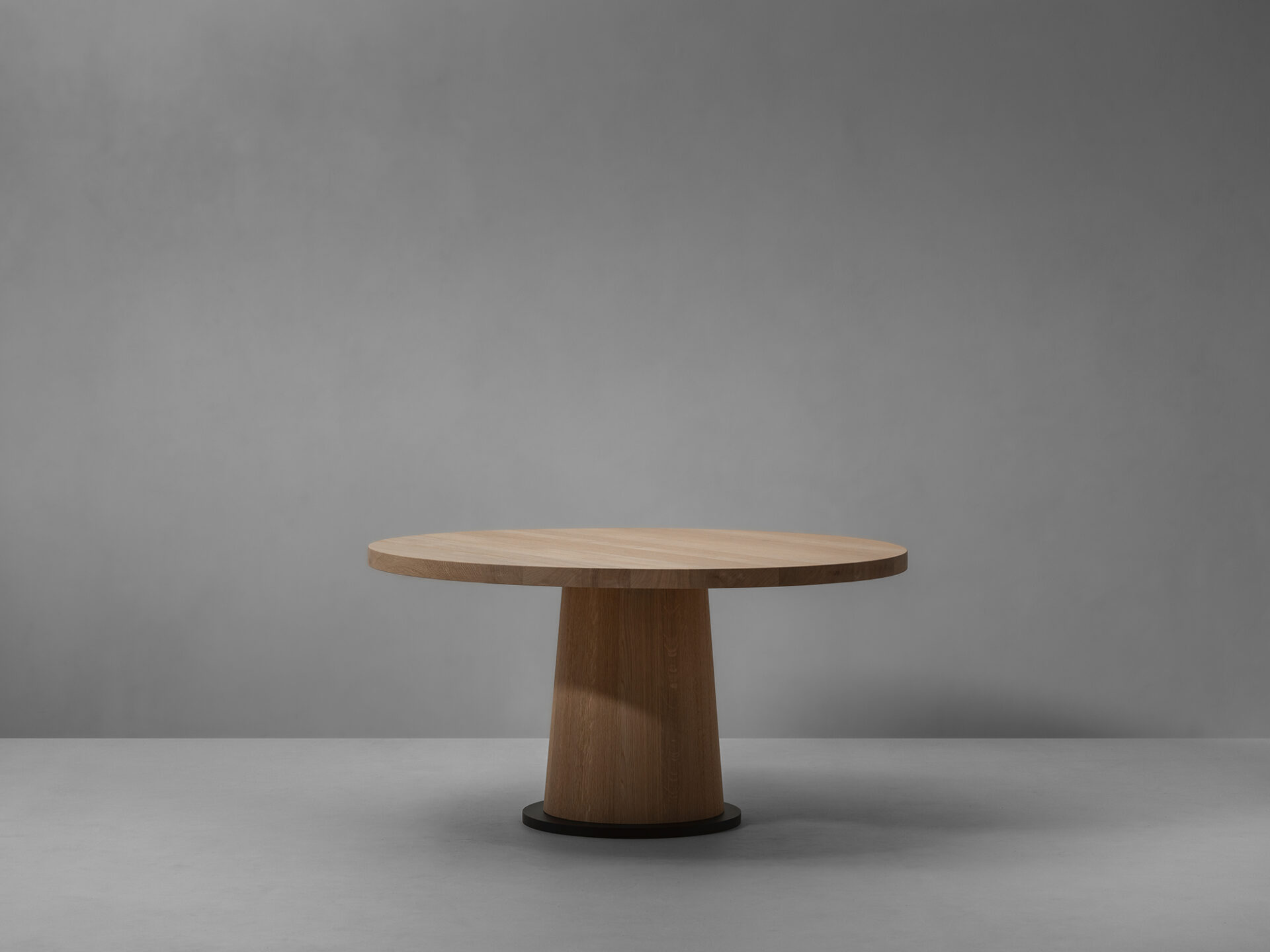 KOPS Dining Table Round – Iconic Design