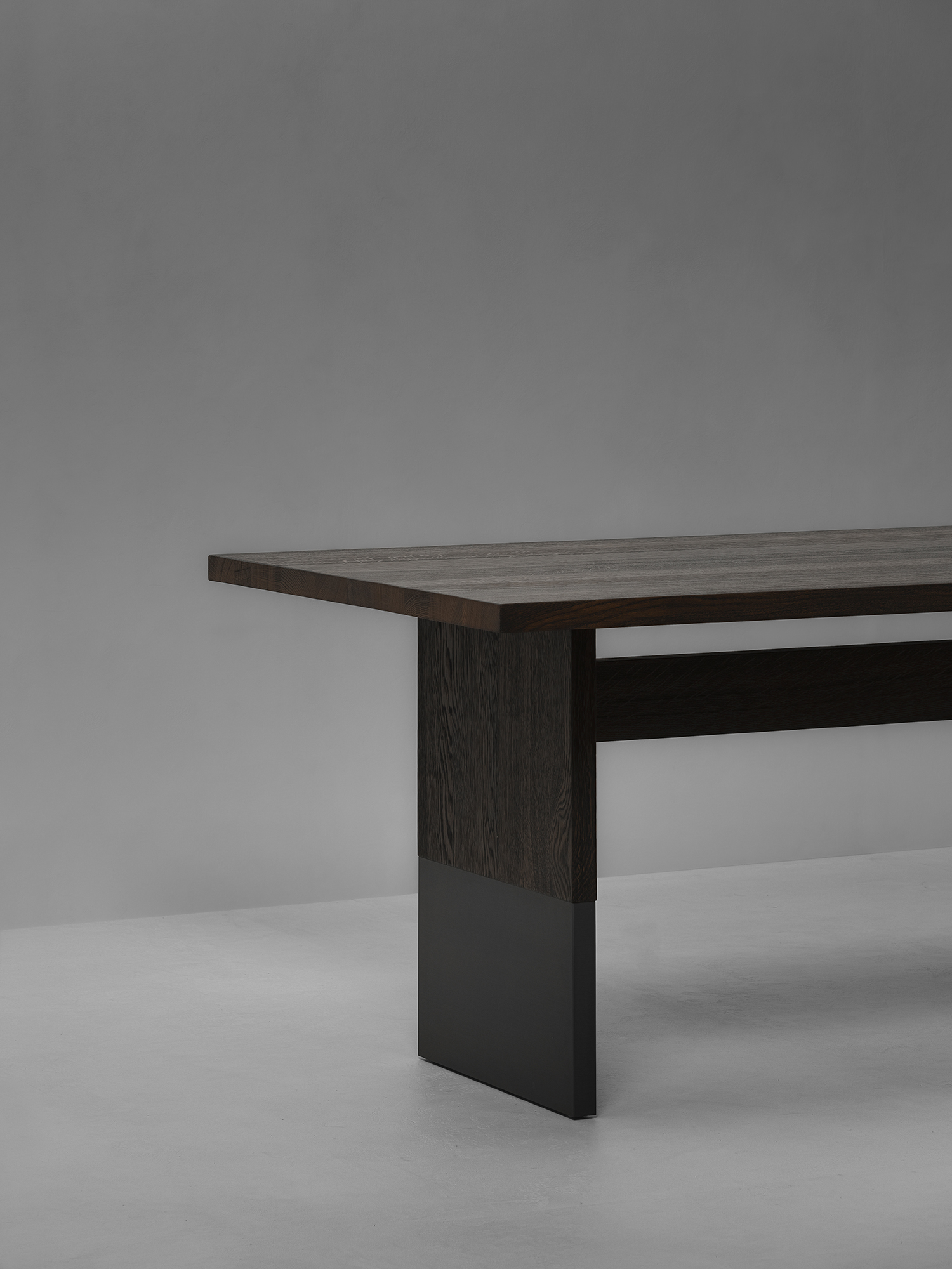 NOTA BENE Dining Table
