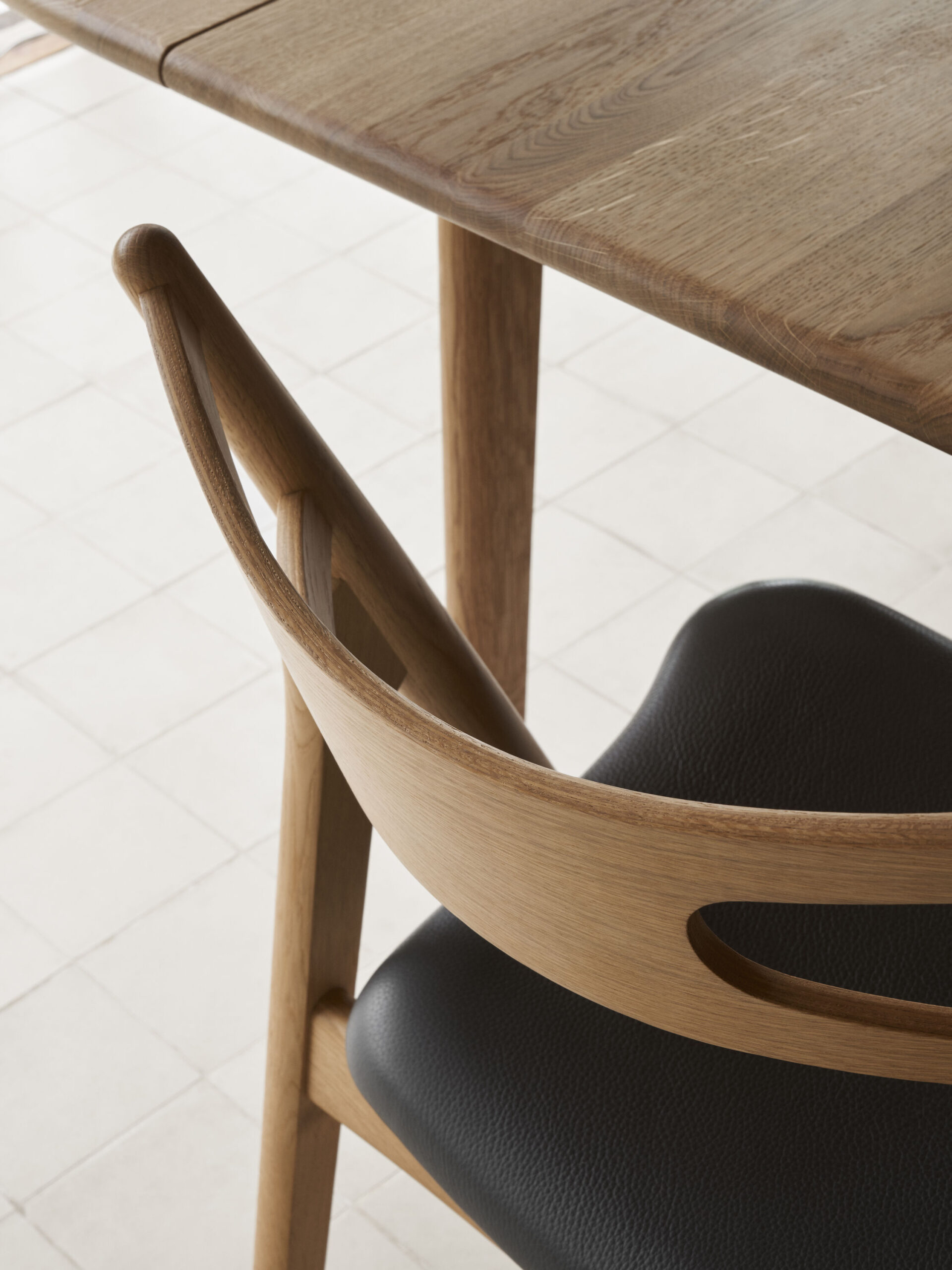 CH29P Sawbuck Chair | Hans J. Wegner