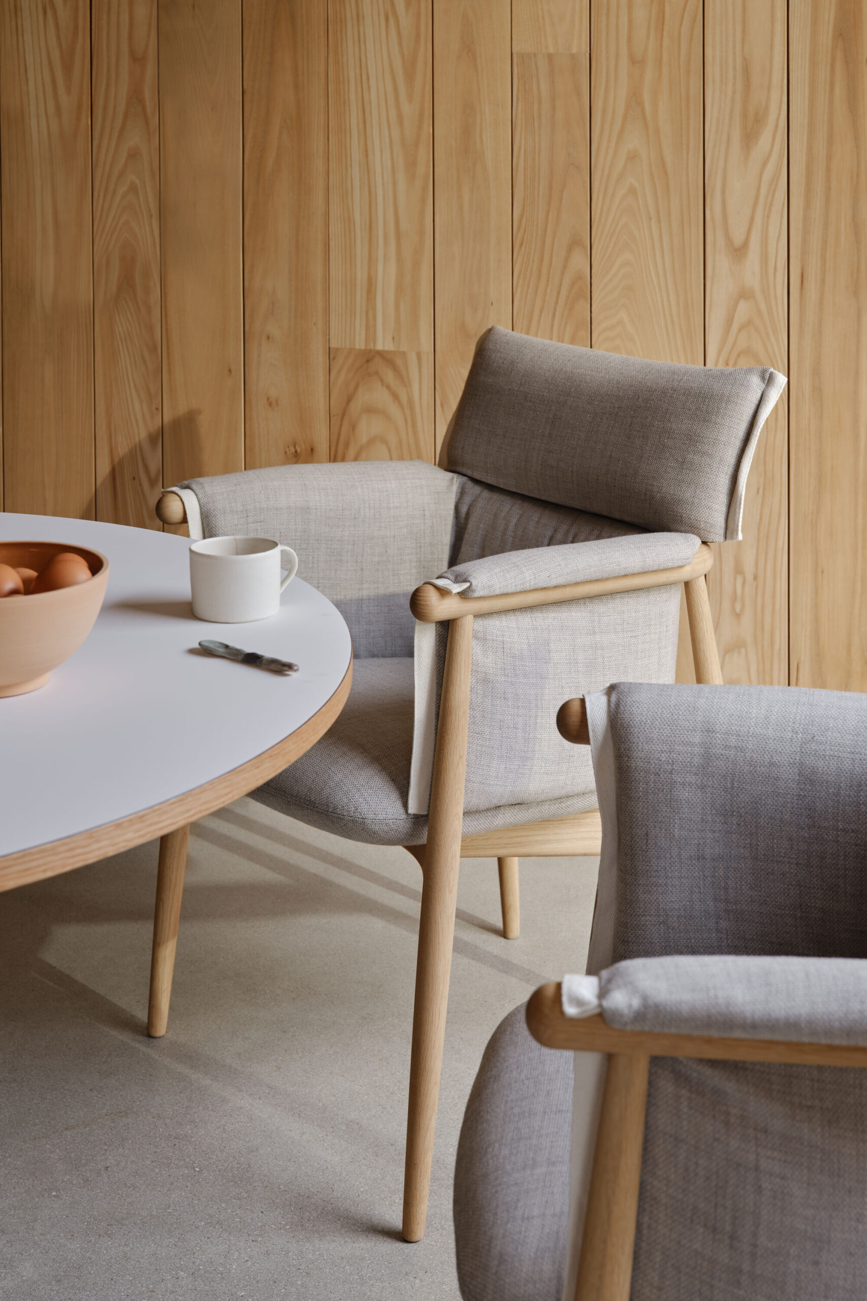 E020 Embrace Table | EOOS | 2019