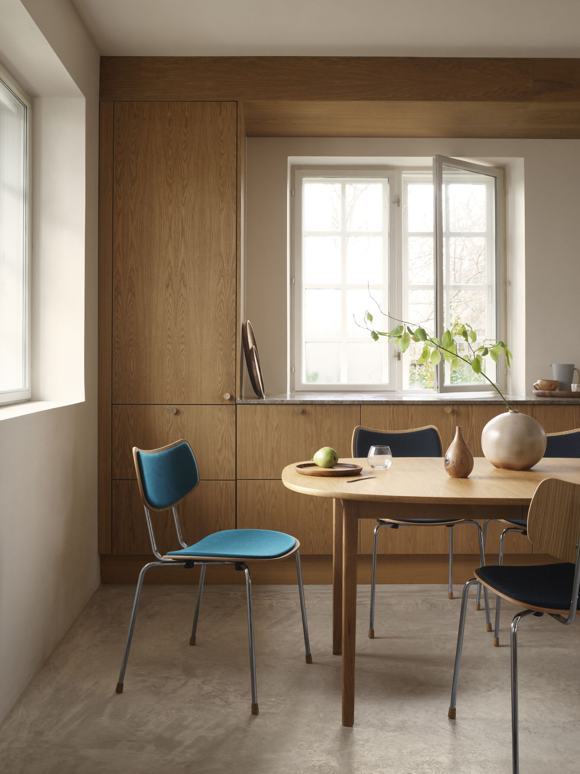 VLA26P/T Vega Chair | Vilhelm Lauritzen | 1956