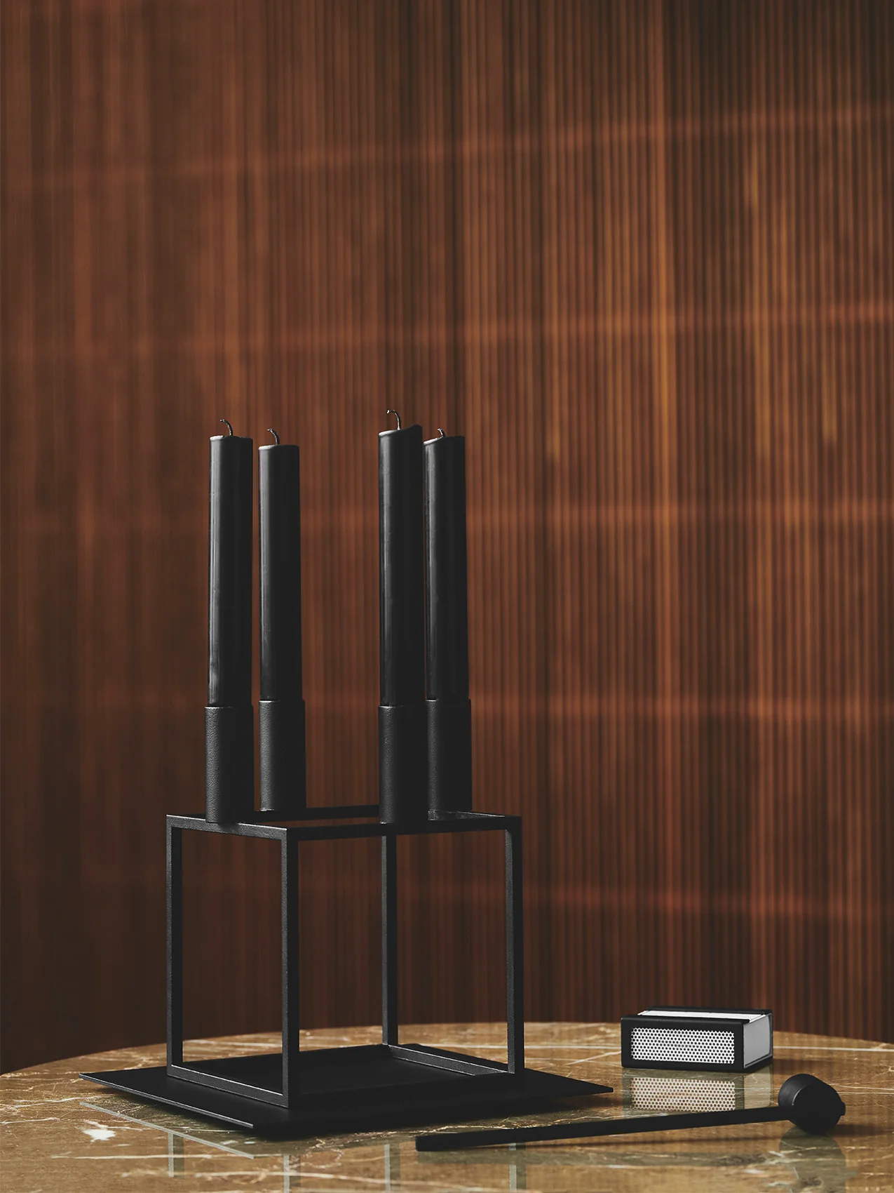 Kubus 4 Candleholder Black + Base