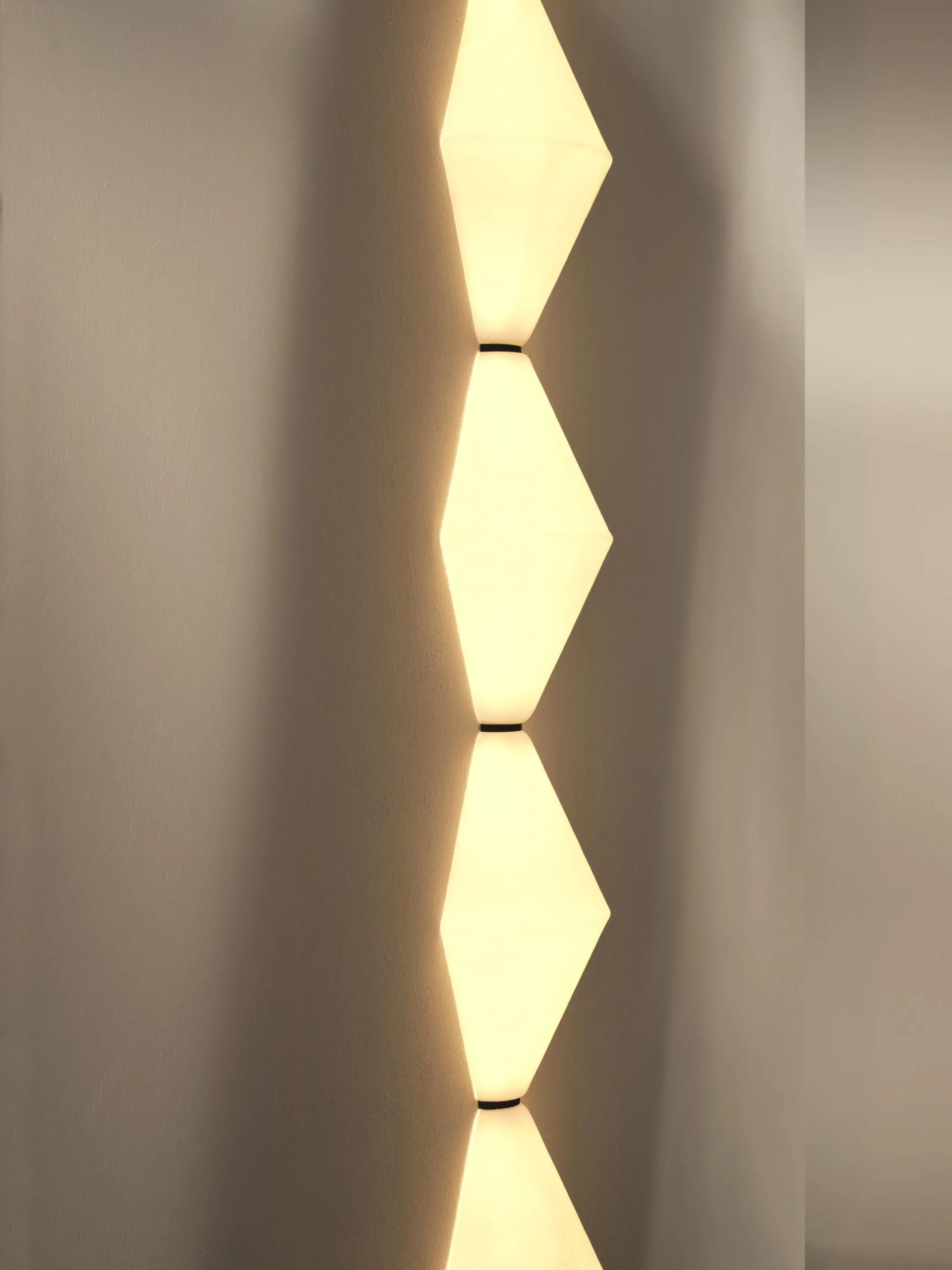 Helium wall | Elisa Ossino