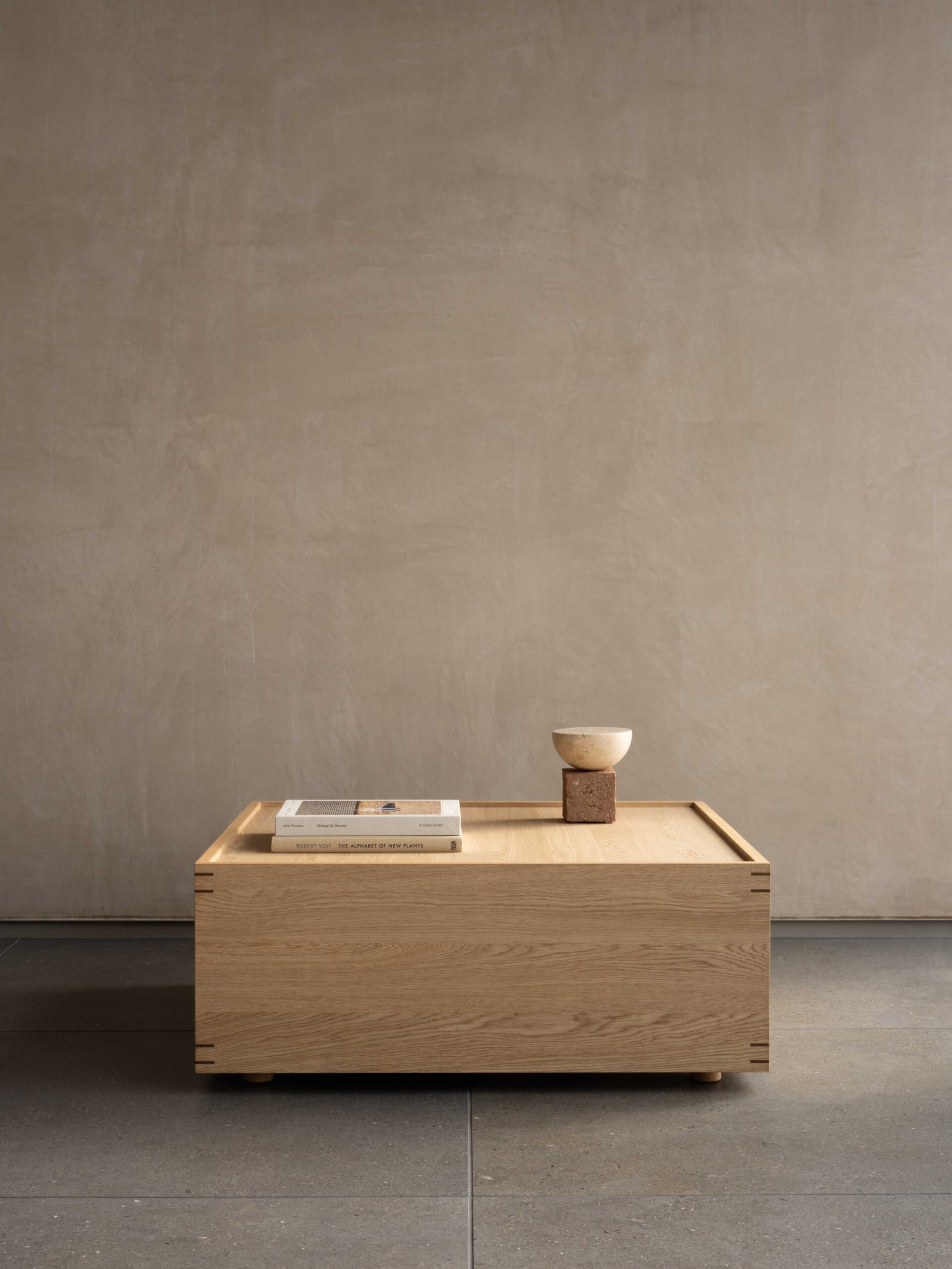 N-S02 Table | BELLUSTAR TOKYO
