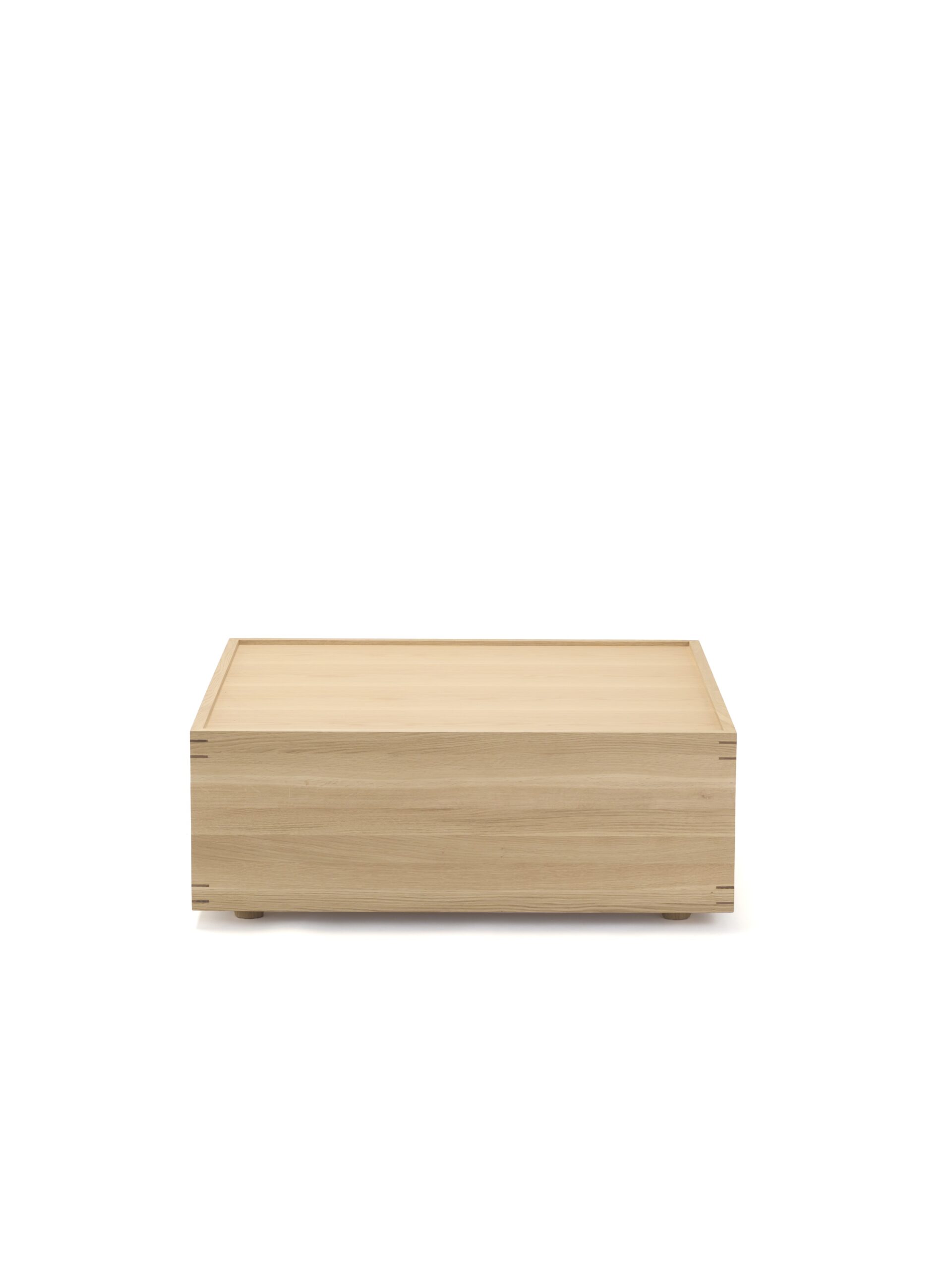N-S02 Table | BELLUSTAR TOKYO