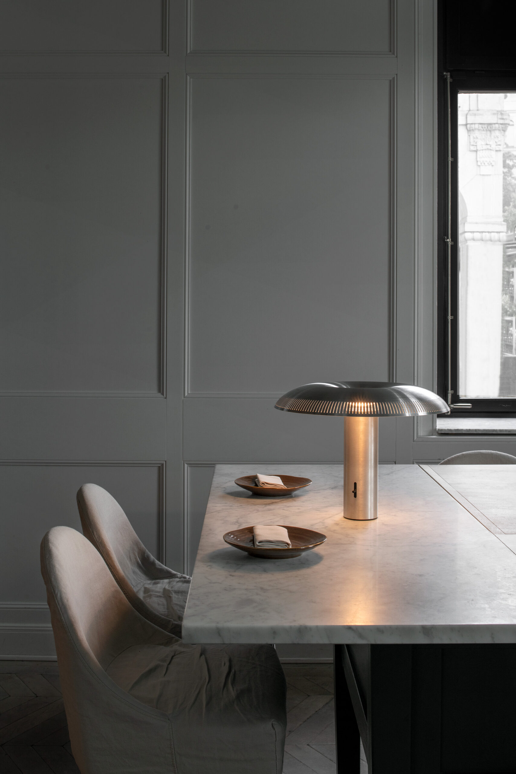 W203 Ilumina Table | Ilse Crawford