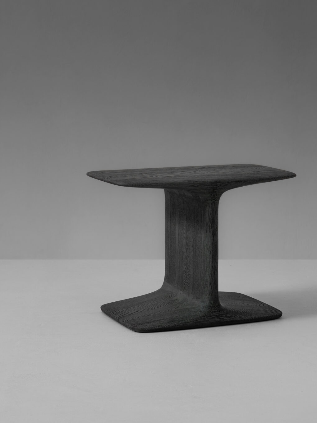 CLIPS Side Table Symmetrical