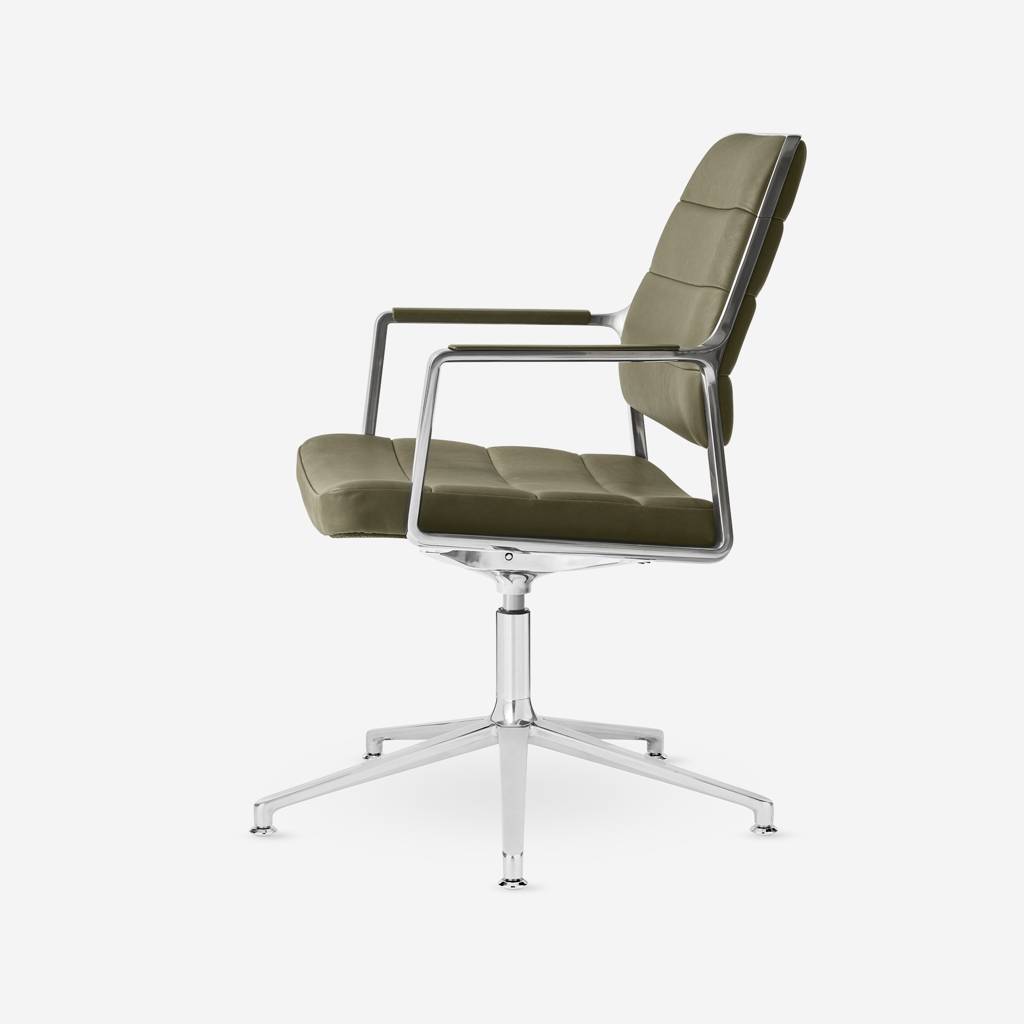 VIPP 455+ Swivel Chair w/gliders