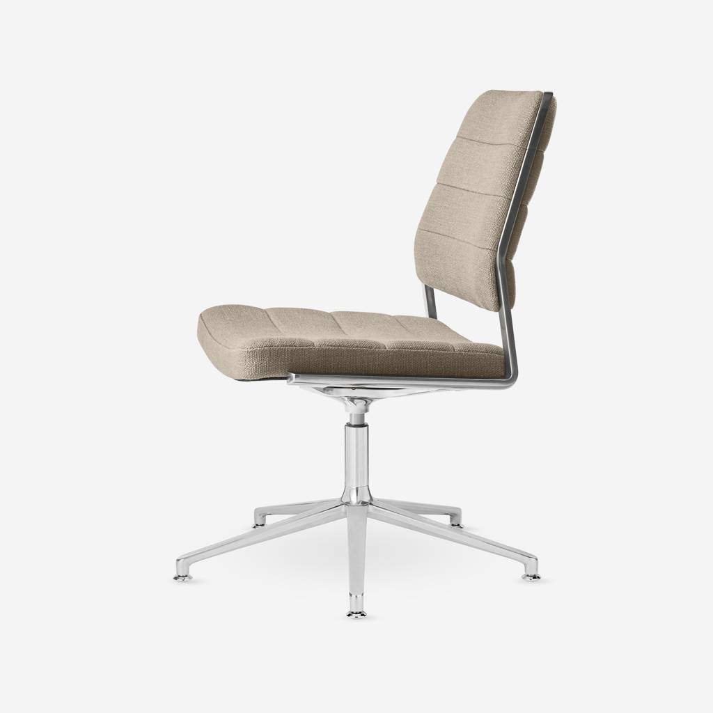 VIPP 454+ Swivel Chair w/gliders