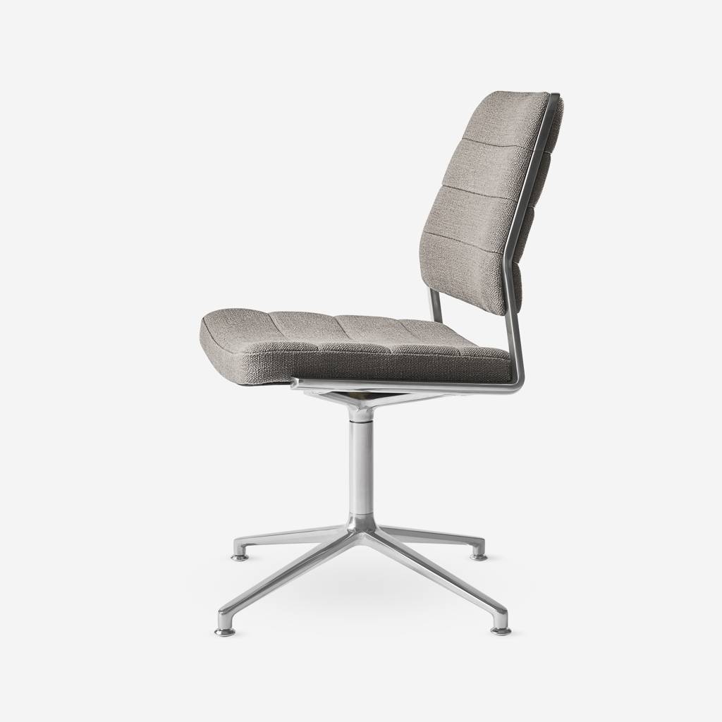 VIPP 454 Swivel Chair w/gliders