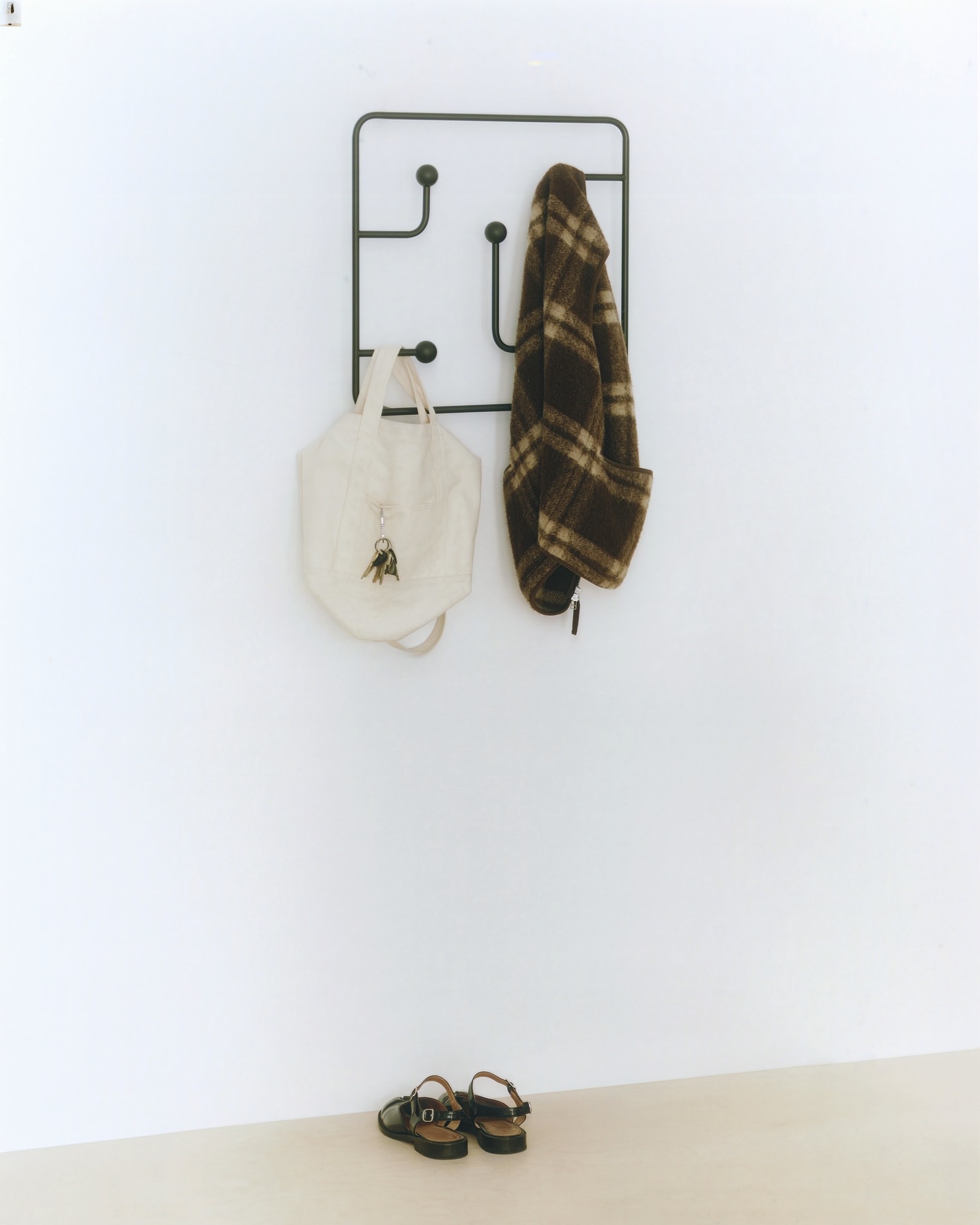 Hang Around Small | Derek McLeod, Joy Charbonneau
